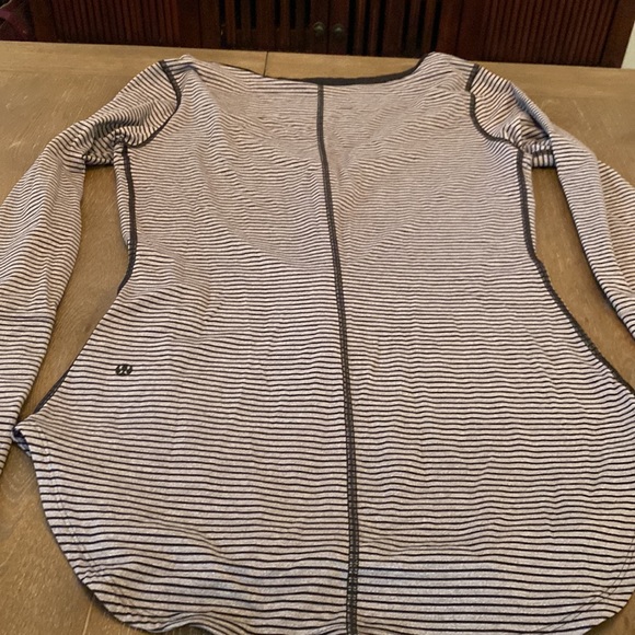 Lululemon size 10 form fitting tops - Picture 7 of 11